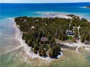 Surrounded By Water, W Hot Tub & Lounges